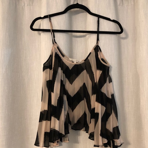 Pleated pink and black top - Picture 3 of 5